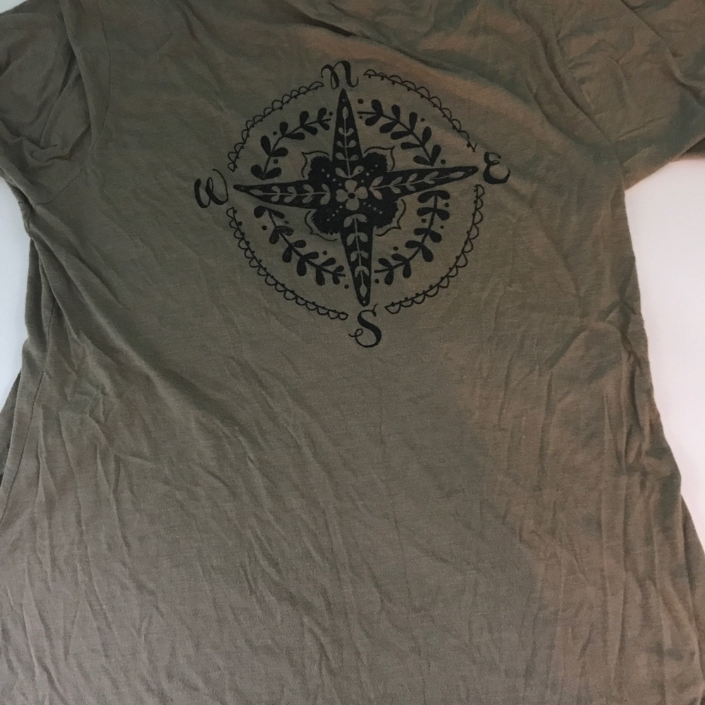 Natural life short leave compass tee